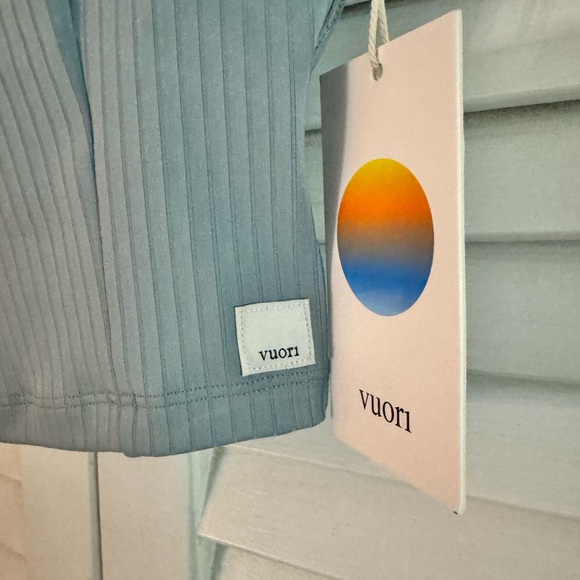 NWT Vuori inversion rib support tank in color mist, size XS never worn- set! - Picture 7 of 16